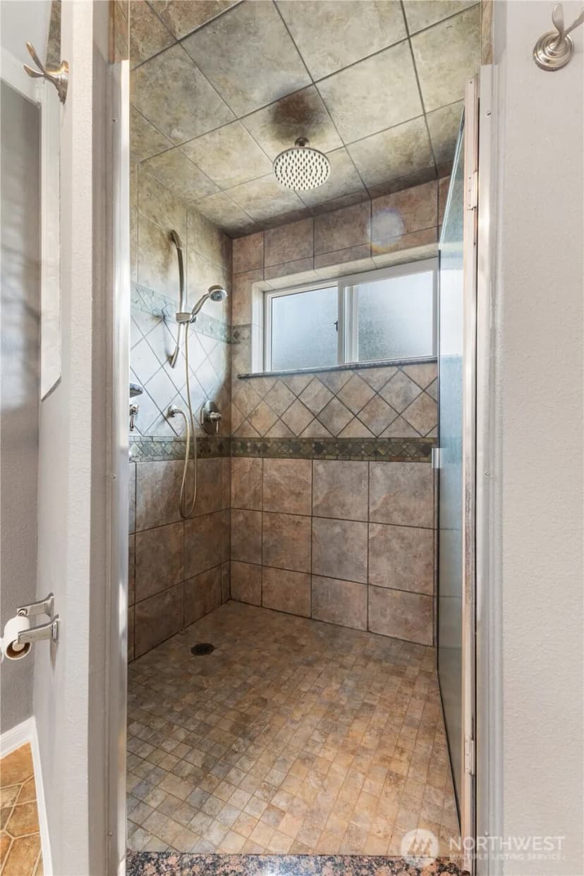 Property photo for 3035 Carbon Ridge Street, Enumclaw photo 9