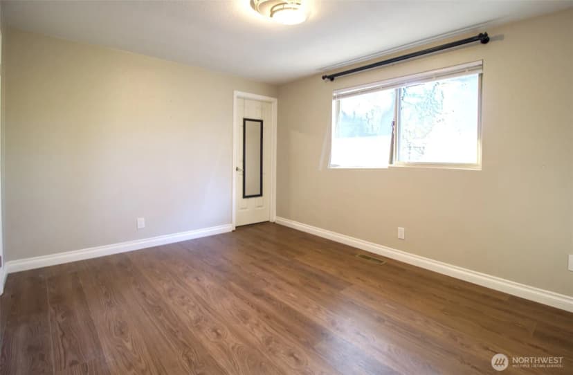 Property photo for 2809 112th Place Se, Everett photo 16