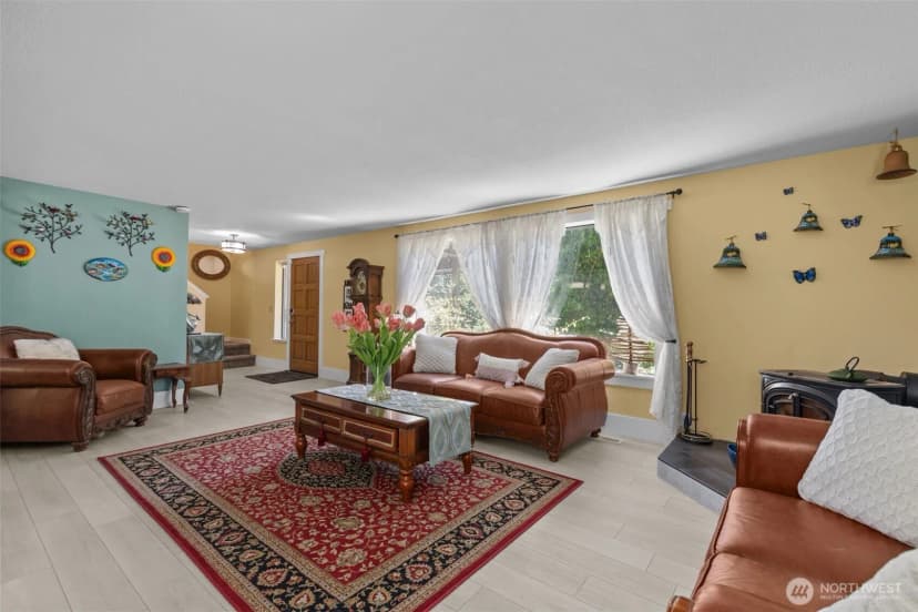 Property photo for 6830 Se Arlington Place, Port Orchard photo 5