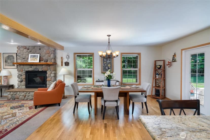 Property photo for 2589 Irwin Drive, Bellingham photo 4
