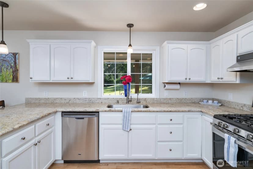 Property photo for 2589 Irwin Drive, Bellingham photo 7