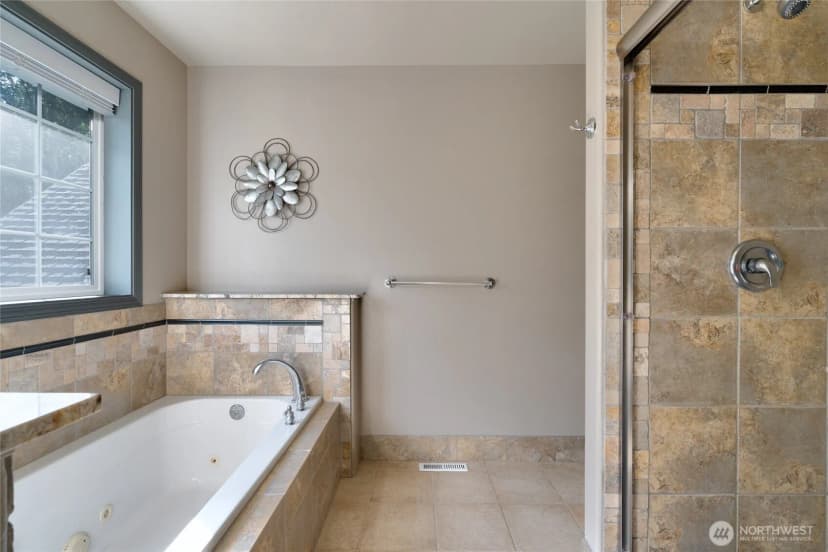 Property photo for 2589 Irwin Drive, Bellingham photo 17