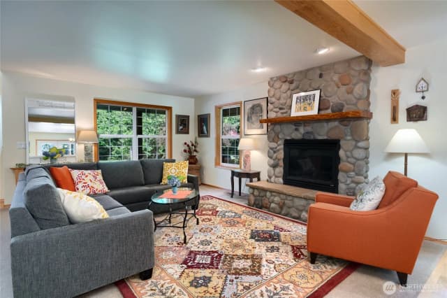 Property photo for 2589 Irwin Drive, Bellingham photo 5