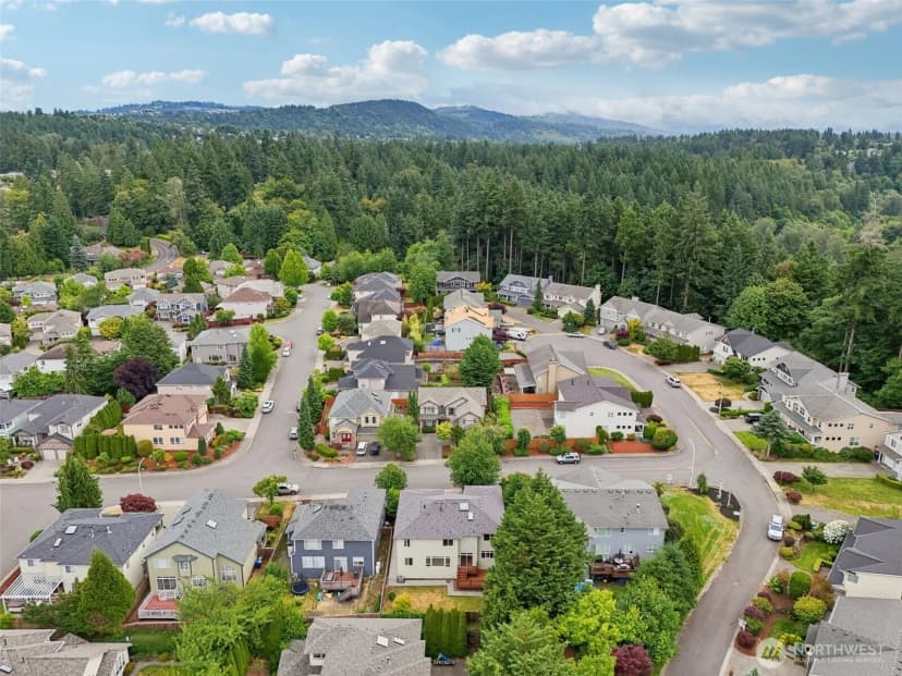 Property photo for 3301 Monterey Court Ne, Renton photo 39