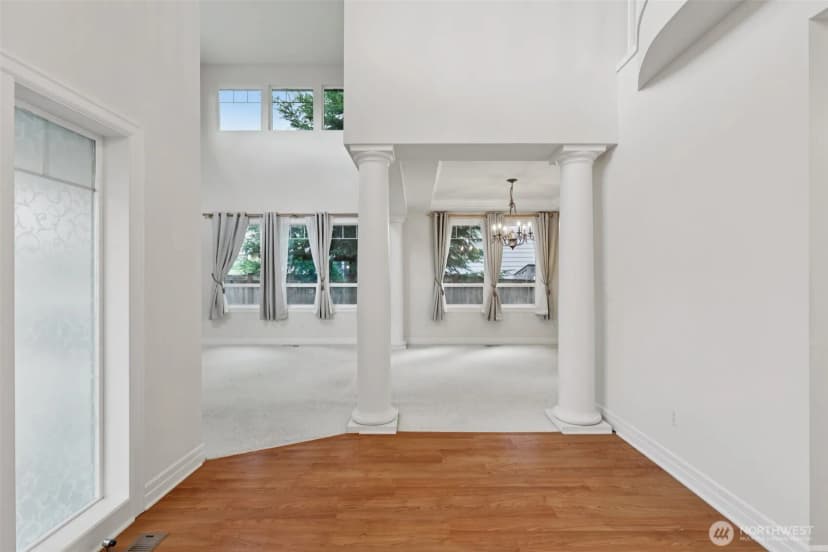 Property photo for 3301 Monterey Court Ne, Renton photo 7