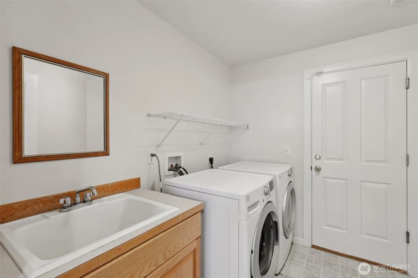 Property photo for 3301 Monterey Court Ne, Renton photo 18