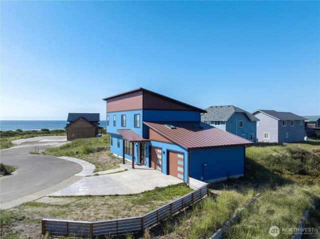 Property photo for 1288 Cohasseset Crest, Westport photo 3