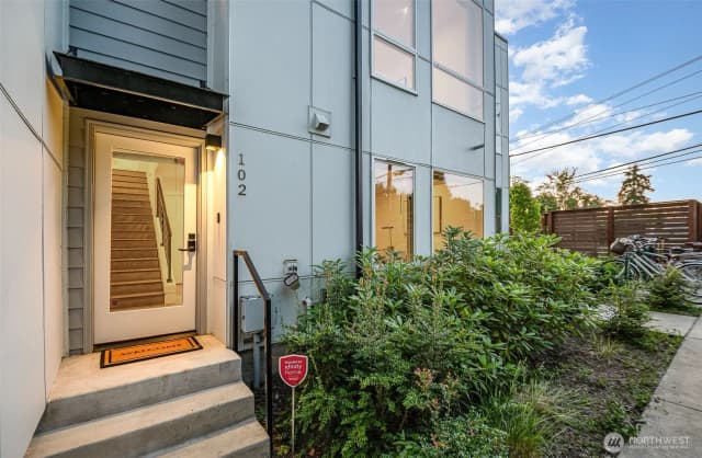 Property photo for 7731 Ne 175th Street #102, Kenmore photo 2