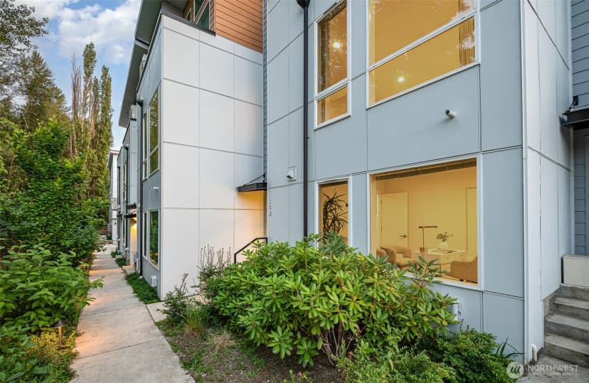 Property photo for 7731 Ne 175th Street #102, Kenmore photo 31