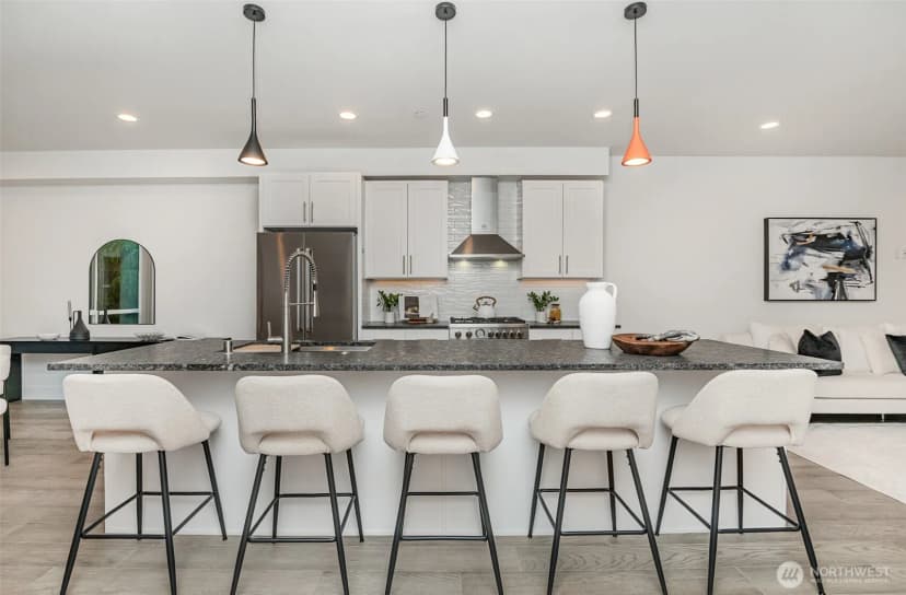 Property photo for 7731 Ne 175th Street #102, Kenmore photo 4