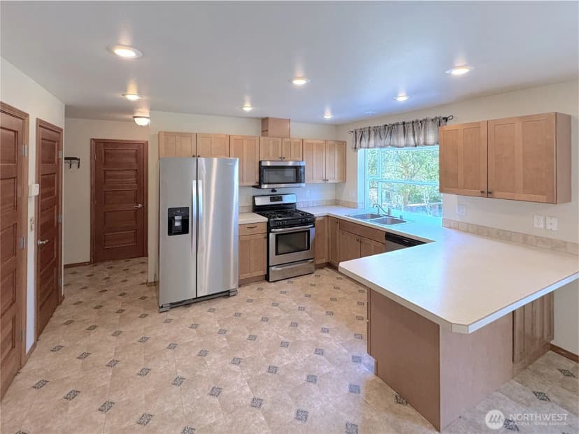Property photo for 5223 Yearley Drive Ne, Olympia photo 11