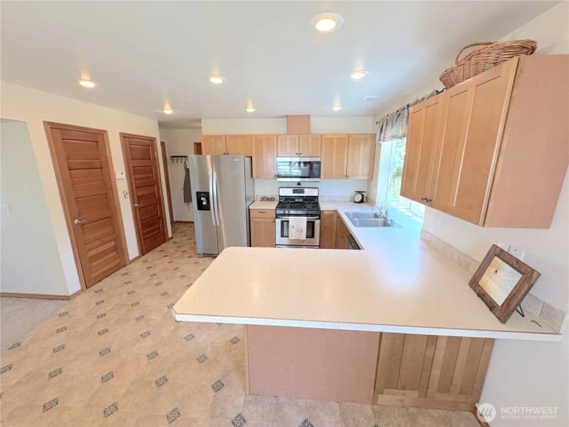 Property photo for 5223 Yearley Drive Ne, Olympia photo 7