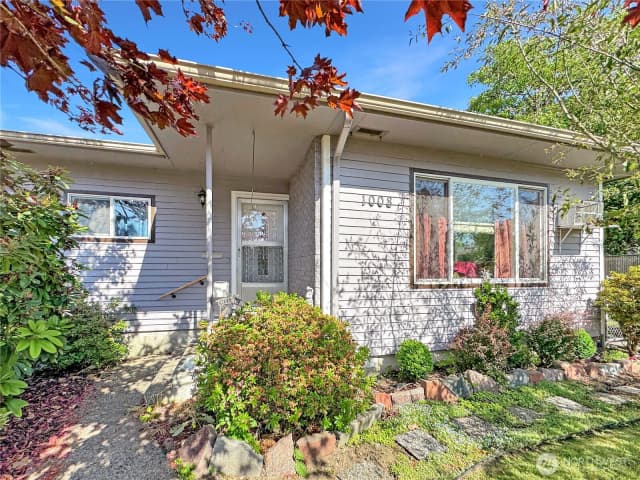 Property photo for 1008 F Street, Centralia