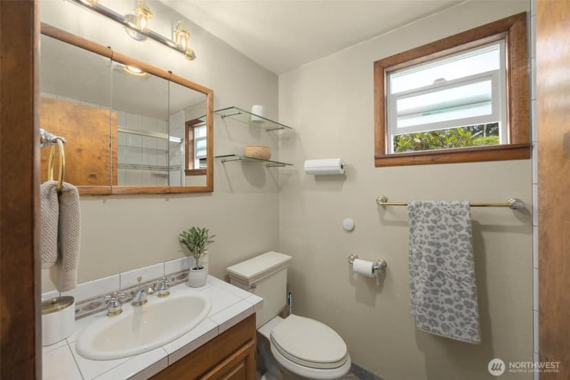 Property photo for 13016 8th Place Sw, Burien photo 22
