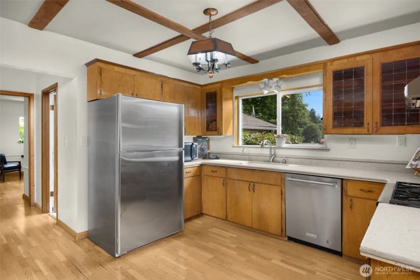 Property photo for 13016 8th Place Sw, Burien photo 10