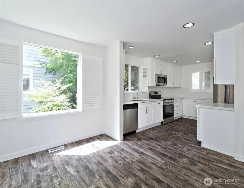 Property photo for 10105 6th Drive Se #b, Everett photo 7