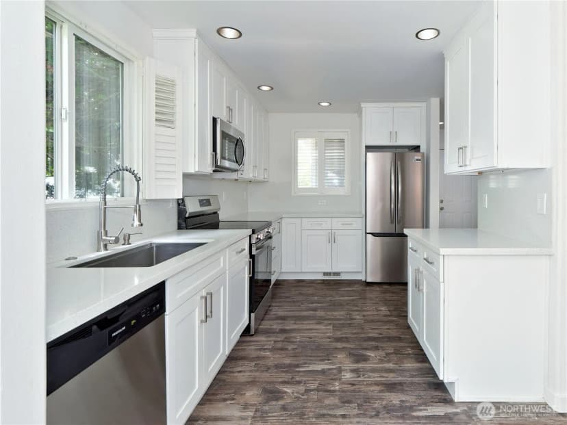 Property photo for 10105 6th Drive Se #b, Everett photo 8