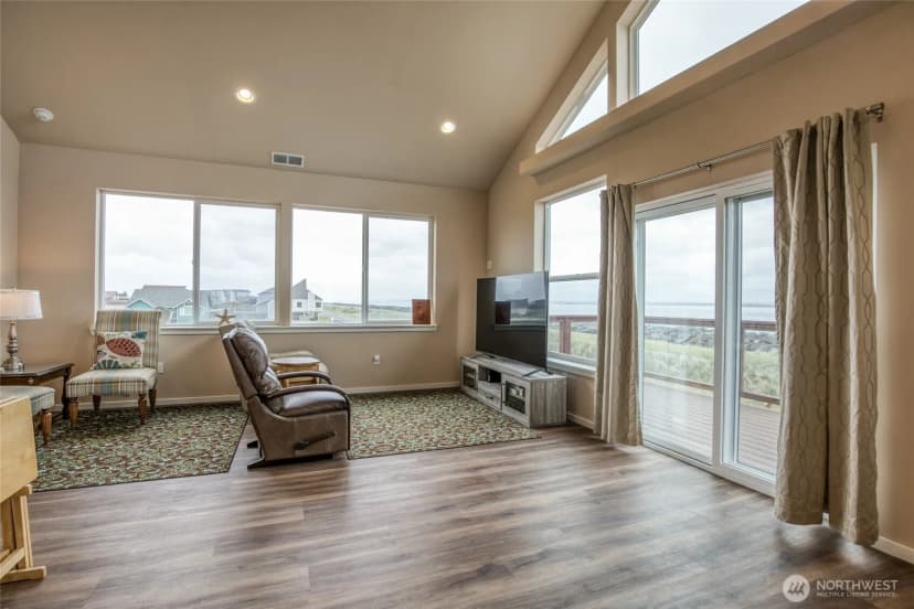 Property photo for 1511 E Ocean Shores Boulevard Sw, Ocean Shores photo 13