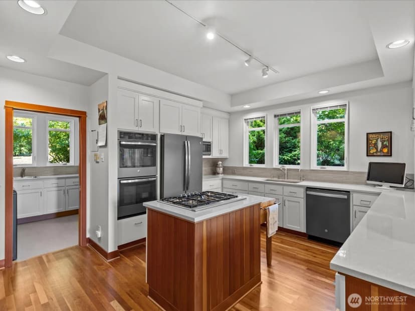 Property photo for 11231 Ne 67th Street, Kirkland photo 7