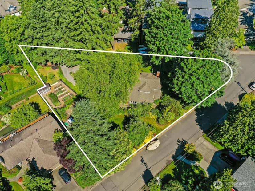 Property photo for 11231 Ne 67th Street, Kirkland photo 38