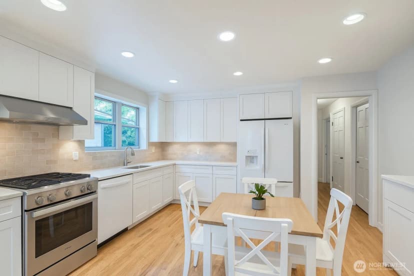 Property photo for 3706 84th Avenue Se, Mercer Island photo 11