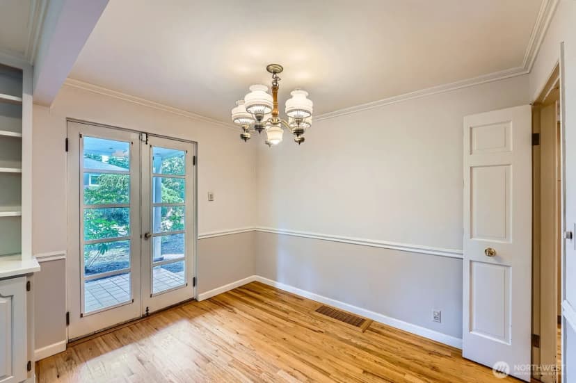 Property photo for 3706 84th Avenue Se, Mercer Island photo 8