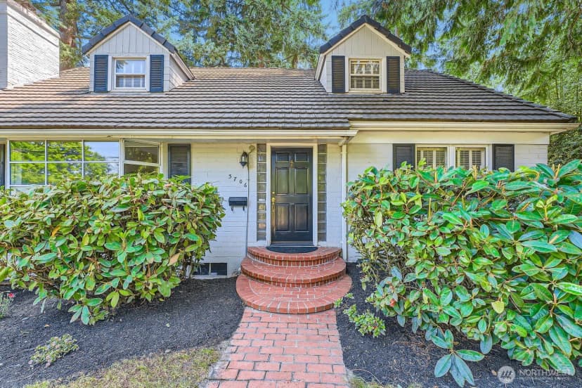 Property photo for 3706 84th Avenue Se, Mercer Island photo 4