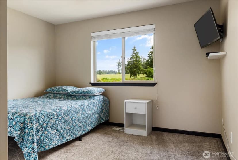 Property photo for 990 Cove View Circle, Oak Harbor photo 18