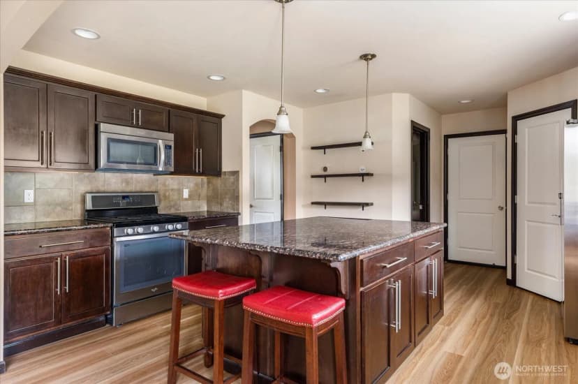 Property photo for 990 Cove View Circle, Oak Harbor photo 12