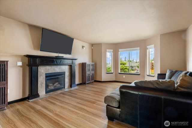 Property photo for 990 Cove View Circle, Oak Harbor photo 4