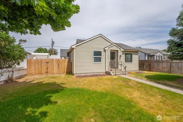 Property photo for 357 7th Avenue Sw, Ephrata photo 2