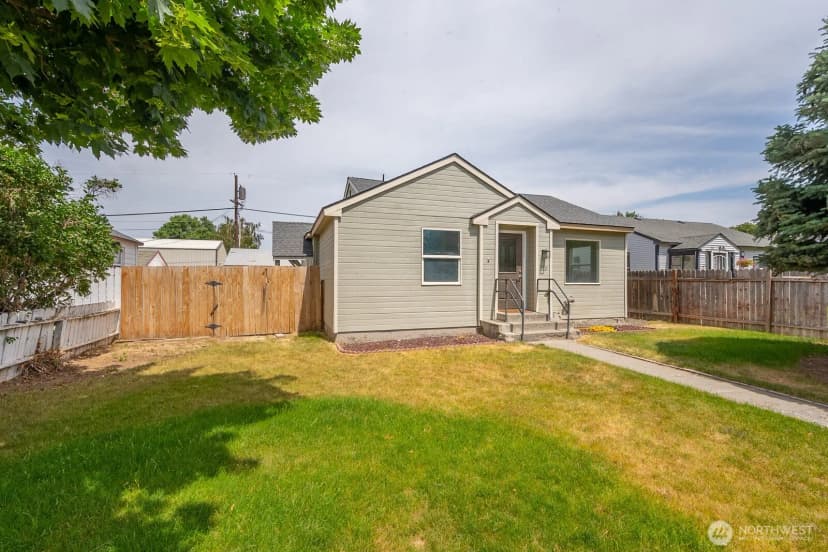 Property photo for 357 7th Avenue Sw, Ephrata photo 2