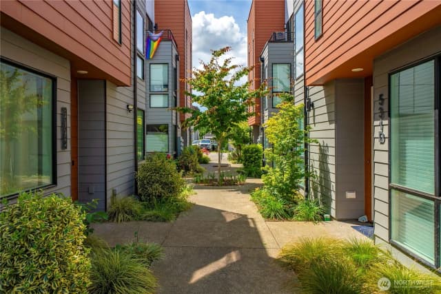 Property photo for 533 S Coverdale Street #c, Seattle photo 4