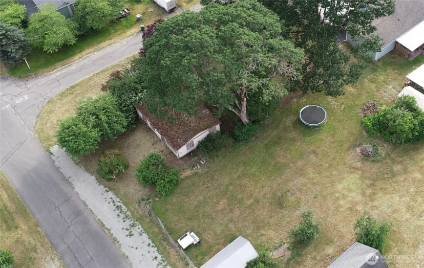 Property photo for 312 2nd Street W, Roy photo 3