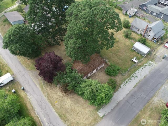 Property photo for 312 2nd Street W, Roy photo 2
