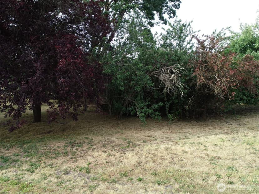 Property photo for 312 2nd Street W, Roy photo 8