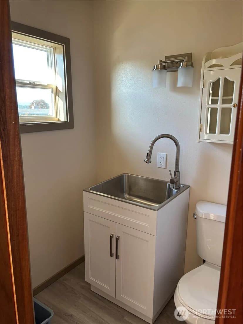 Property photo for 3105 K Avenue, Anacortes photo 17