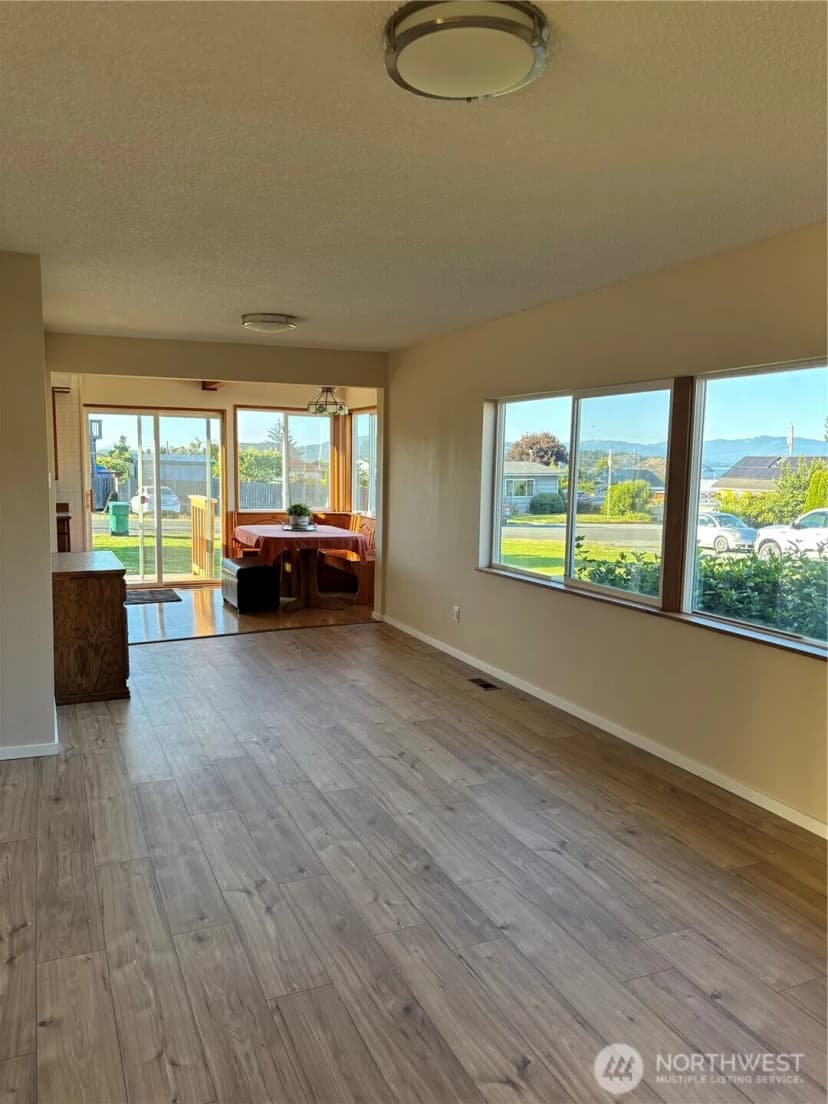Property photo for 3105 K Avenue, Anacortes photo 9