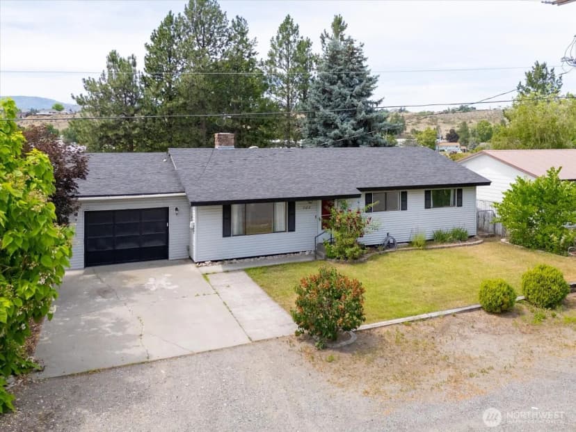 Property photo for 707 Kenwood Street N, Omak photo 34