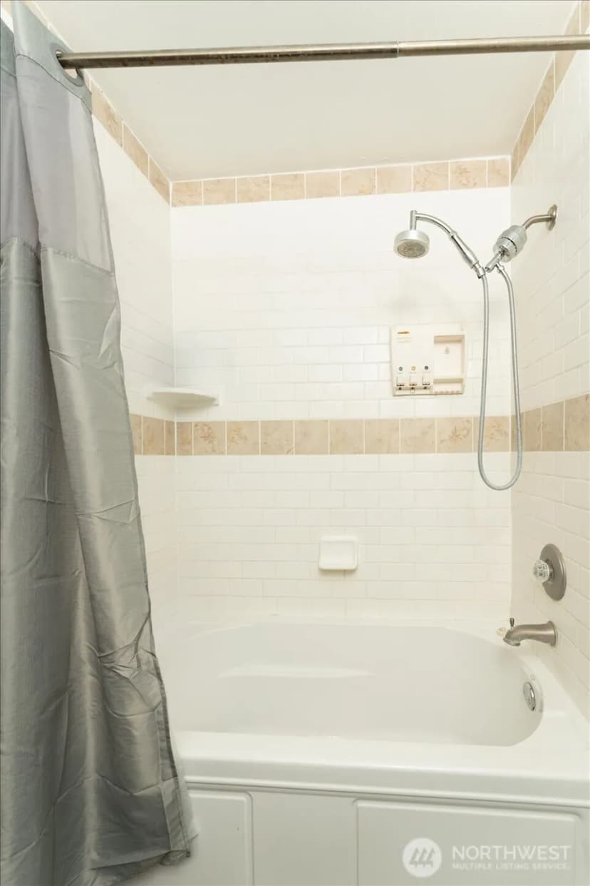 Property photo for 707 Kenwood Street N, Omak photo 17