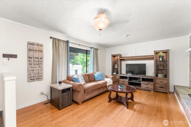 Property photo for 707 Kenwood Street N, Omak photo 3