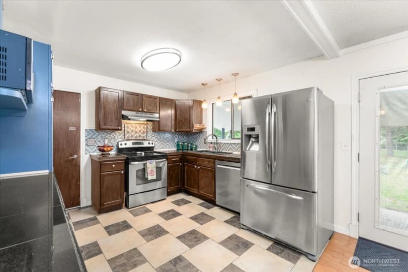 Property photo for 707 Kenwood Street N, Omak photo 7