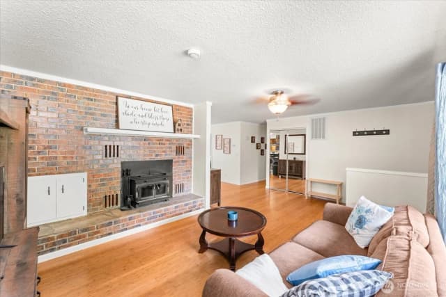 Property photo for 707 Kenwood Street N, Omak photo 2