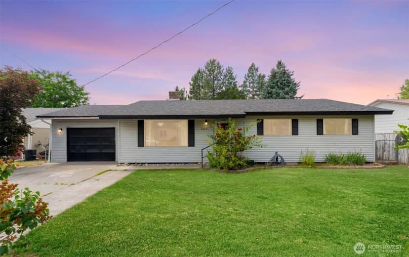 Property photo for 707 Kenwood Street N, Omak