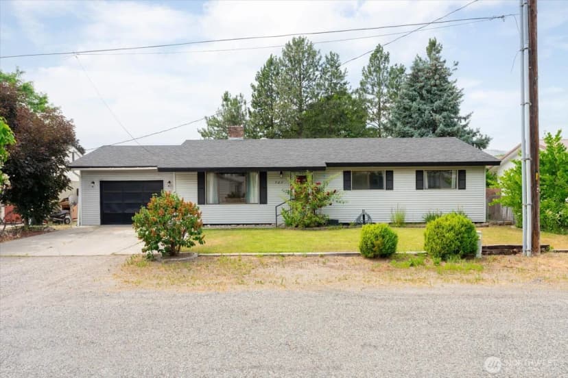 Property photo for 707 Kenwood Street N, Omak photo 20