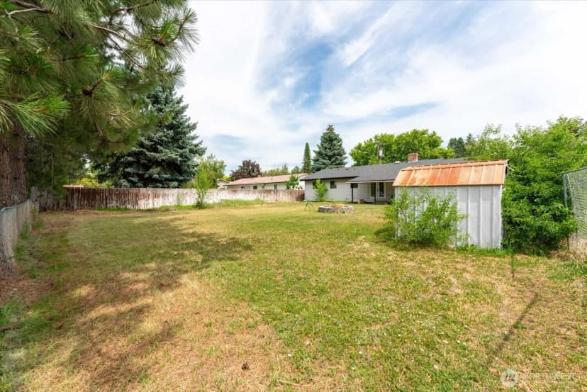 Property photo for 707 Kenwood Street N, Omak photo 26