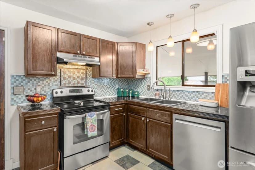 Property photo for 707 Kenwood Street N, Omak photo 9