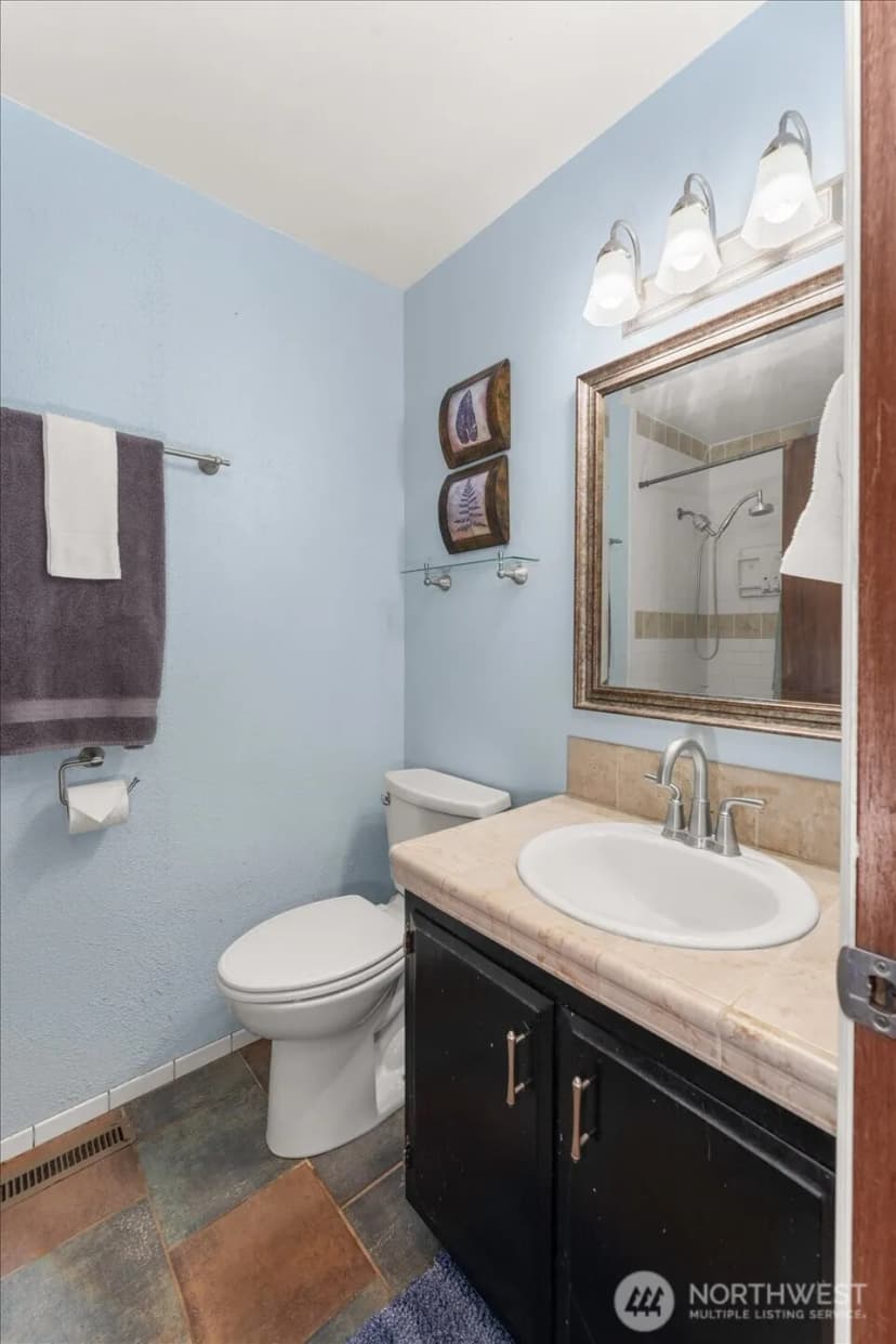 Property photo for 707 Kenwood Street N, Omak photo 16