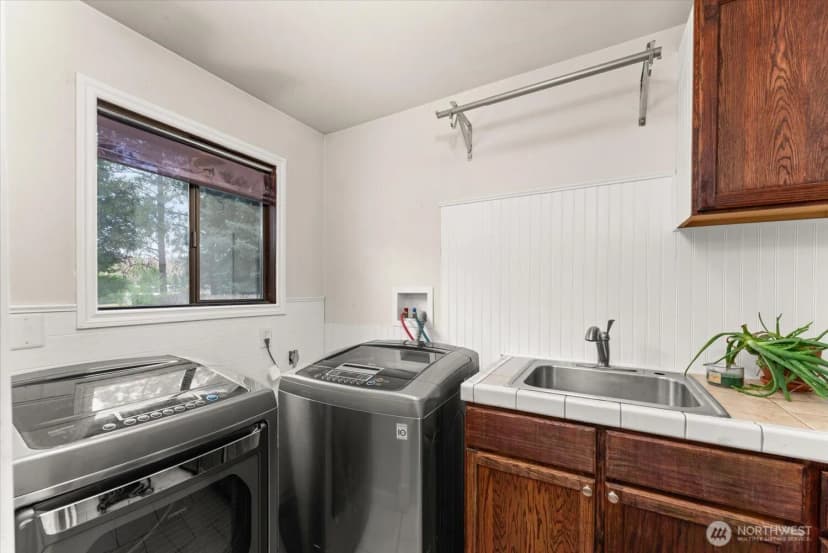 Property photo for 707 Kenwood Street N, Omak photo 19