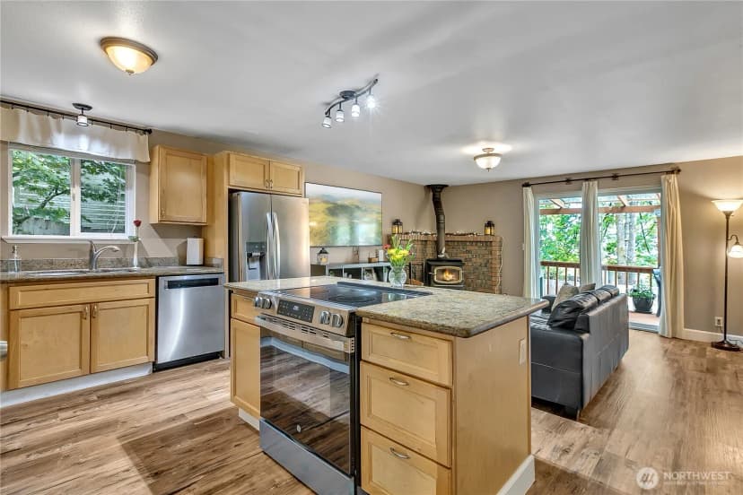 Property photo for 21628 Se 271st Street, Maple Valley photo 9